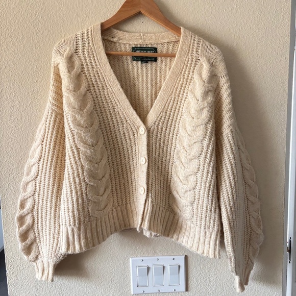 AE Cable Knit Cream Cropped Cardigan Sweater Size Small - Picture 1 of 4